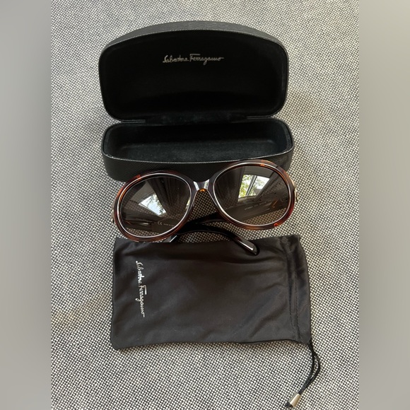Salvatore Ferragamo Accessories - Salvatore Ferragamo SF799SA Round Sunglasses